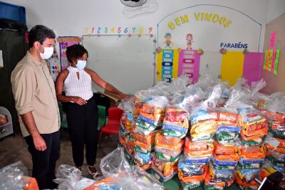 notícia: Prefeito Eduardo Braide acompanha início da entrega de kits de alimentação escolar às famílias da Zona Rural