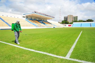 notícia: Prefeitura de São Luís prepara Estádio Nhozinho Santos para primeiro jogo com presença de público