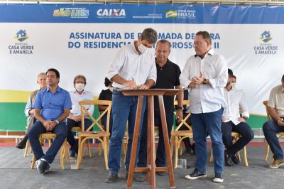notícia: Prefeito Eduardo Braide e ministro do Desenvolvimento, Rogério Marinho, assinam termo de retomada de obras dos residenciais Mato Grosso I e II 