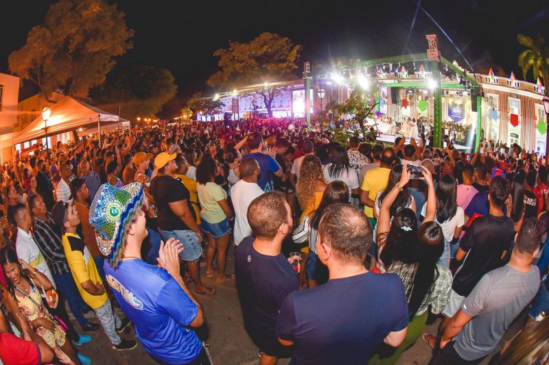 Com festa popular, prefeito Eduardo Braide inicia festejos do São João: a festa do coração de São Luís
