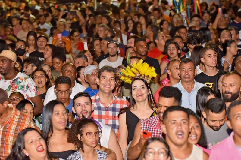 Arraial da Cidade reúne milhares de pessoas na noite de abertura, na Praça Maria Aragão

 