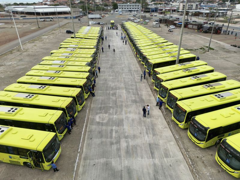 Prefeito Eduardo Braide reforça transporte público de São Luís com entrega de 57 ônibus novos