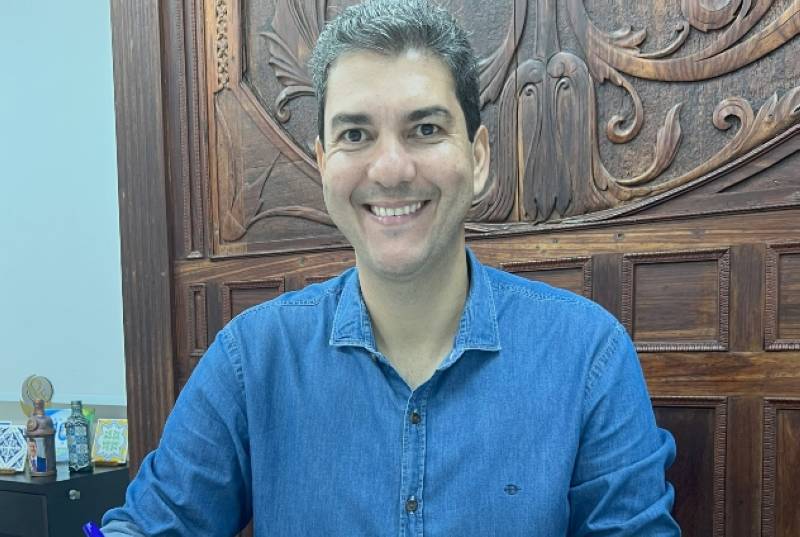 Prefeito Eduardo Braide sanciona lei e concede maior reajuste da história para servidores municipais
