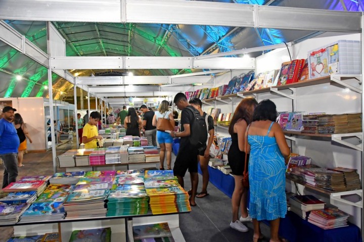 📚 Prefeitura abre oficialmente a Feira do Livro de São Luís 2023! 🤩