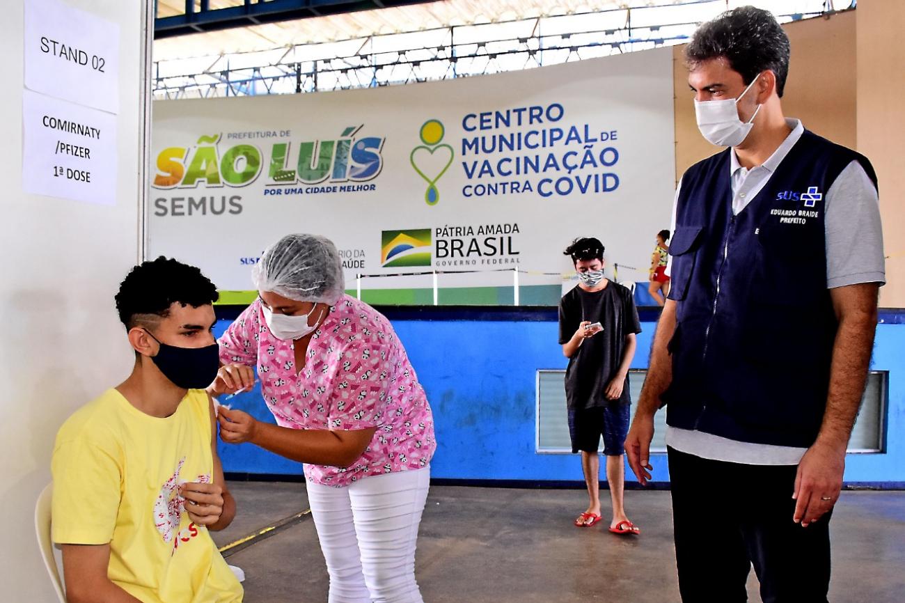 SEMUS | Prefeito Eduardo Braide acompanha vacinação contra Covid na semana  em que jovens de 19 e 18 anos serão vacinados na capital