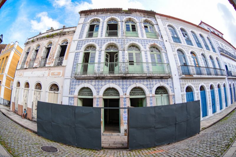 Prefeito Eduardo Braide assina ordem de serviço para restauração de casarão na Rua Portugal, no Centro Histórico de São Luís