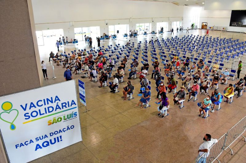 Prefeito Eduardo Braide acompanha início de funcionamento do Centro Municipal de Vacinação montado na UFMA 