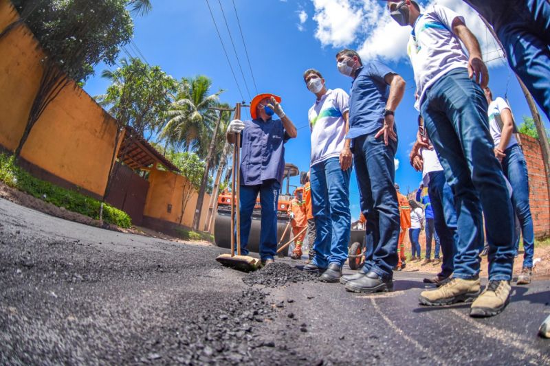 Prefeito Eduardo Braide vistoria obras de asfaltamento na região do Santa Bárbara