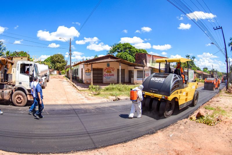 Prefeito Eduardo Braide vistoria obras de asfaltamento na região do Santa Bárbara