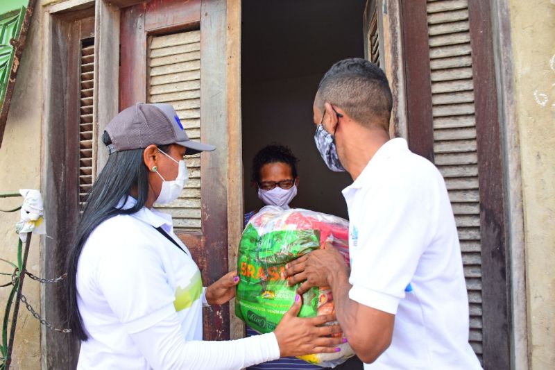 Entrega de cestas de alimentos do programa Brasil Fraterno no Quilombo Urbano da Liberdade