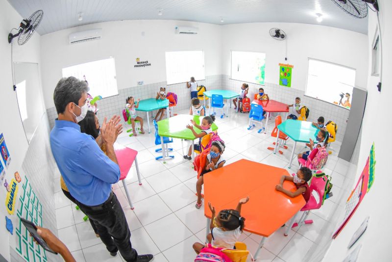 Prefeito Eduardo Braide acompanha retorno seguro das aulas presenciais na rede municipal de ensino