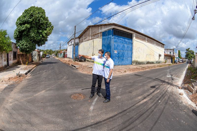 Prefeito Eduardo Braide vistoria obra de pavimentação no bairro São Cristóvão