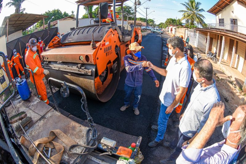 Prefeito Eduardo Braide acompanha obras de asfaltamento na região do Santa Bárbara, Zona Rural da cidade