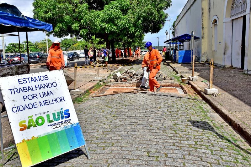 Prefeito Eduardo Braide vistoria obras do programa Centro Acessível, no bairro Praia Grande