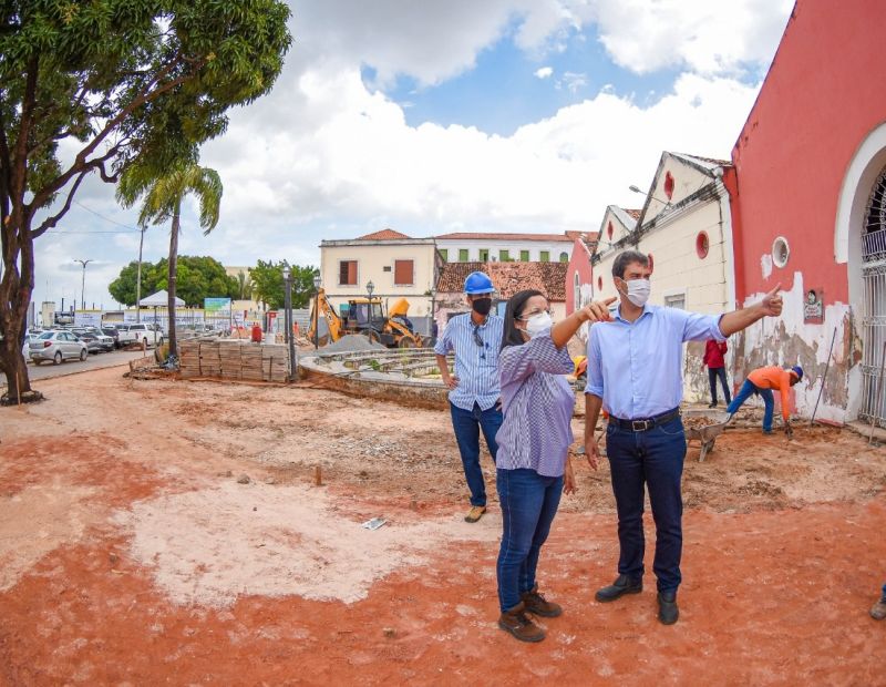 Prefeito Eduardo Braide vistoria obras do programa Centro Acessível, no bairro Praia Grande