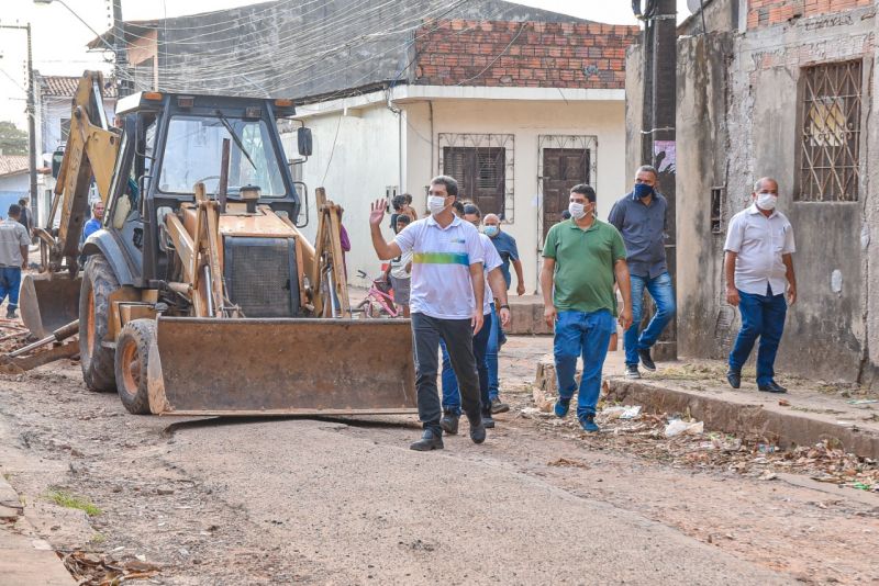 Prefeito Eduardo Braide acompanha início do Asfalto Novo na região do Planalto Turu 