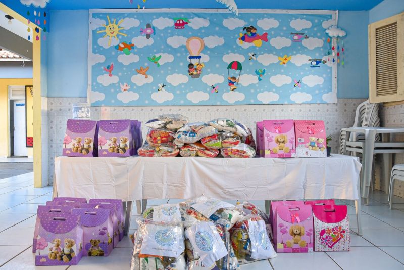Prefeitura de São Luís e Câmara de Comércio Chinesa entregam brinquedos e alimentos para crianças da Unidade de Acolhimento Acolher e Amar