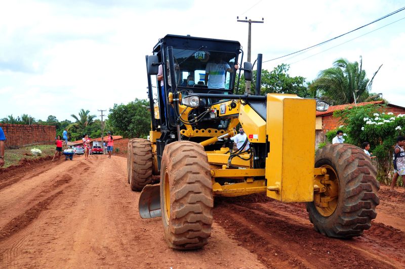 Prefeito Eduardo Braide leva 'Asfalto Novo' à comunidade Cajupary, Zona Rural de São Luís

 