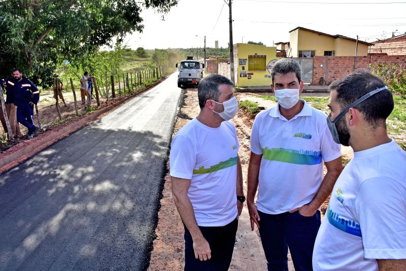 Prefeito Eduardo Braide acompanha ações do programa Asfalto Novo no Residencial Amendoeiras, na Zona Rural de São Luís