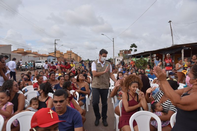 Prefeito Eduardo Braide entrega cestas básicas a 500 famílias do Residencial Ribeira, na Zona Rural de São Luís
