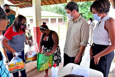 galeria: Prefeito Eduardo Braide acompanha início da entrega de kits de alimentação escolar às famílias da Zona Rural