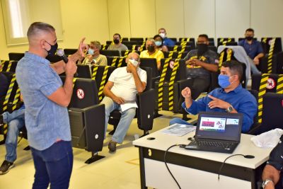 notícia: Motoristas de aplicativos recebem da Prefeitura de São Luís capacitação e selo ‘Motorista Amigo do Turista’
