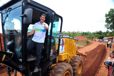 Prefeito Eduardo Braide leva 'Asfalto Novo' à comunidade Cajupary, Zona Rural de São Luís