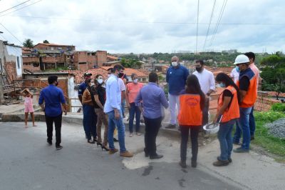 Equipes da Prefeitura vistoriam área de risco em São Luís