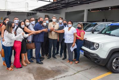 notícia: Prefeitura entrega carros e geladeiras para conselhos tutelares de São Luís