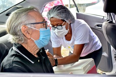 notícia: Prefeitura de São Luís inicia segunda dose da vacinação de idosos do CadÚnico        
