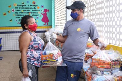 notícia: Semed segue com distribuição de kits de alimentação em escolas da Zona Rural de São Luís 