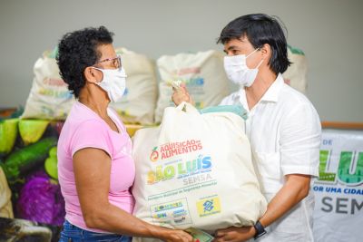 notícia: Prefeitura de São Luís entrega cestas de alimentos a famílias carentes da região do Itaqui-Bacanga 