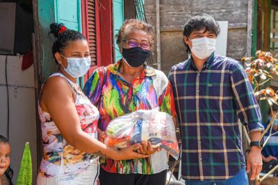notícia: Prefeitura de São Luís entrega mais cestas básicas com alimentos arrecadados na campanha Vacina Solidária