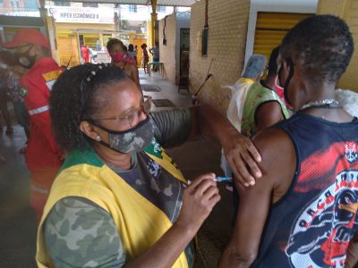 Prefeitura de São Luís e parceiros levam ações de saúde à feira do bairro Liberdade 