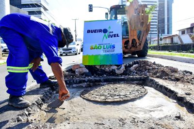 notícia: Prefeitura executa ação para nivelamento de bueiros nas principais vias de São Luís