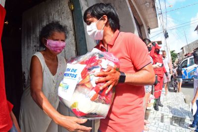 notícia: Prefeitura de São Luís segue com entrega de cestas alimentares para famílias em vulnerabilidade social na Liberdade