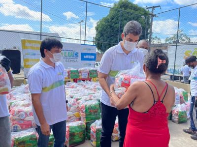notícia: Prefeito Eduardo Braide acompanha mais uma entrega de cestas alimentares do Programa Brasil Fraterno