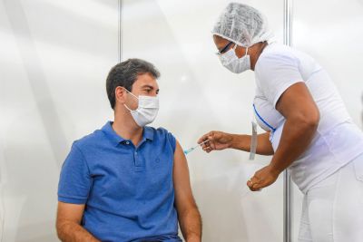 notícia: Prefeito Eduardo Braide toma segunda dose de vacina contra a Covid-19 e ressalta importância de finalizar o ciclo de imunização