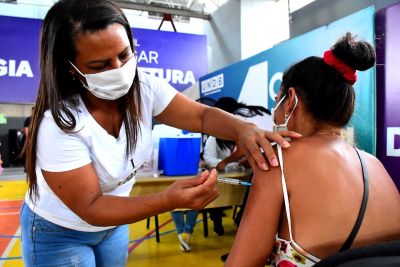 notícia: Prefeitura ultrapassa marca de meio milhão de pessoas totalmente imunizadas contra a Covid-19