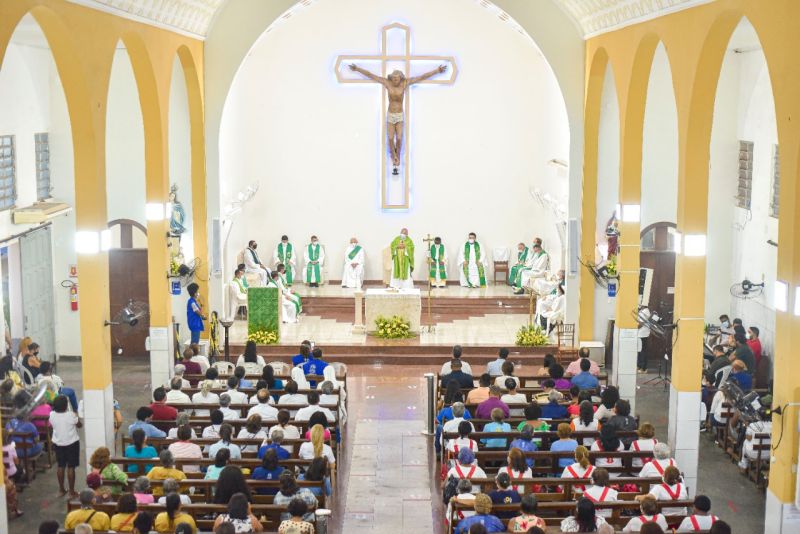 Prefeito Eduardo Braide participa de posse do novo pároco do Santuário da Conceição