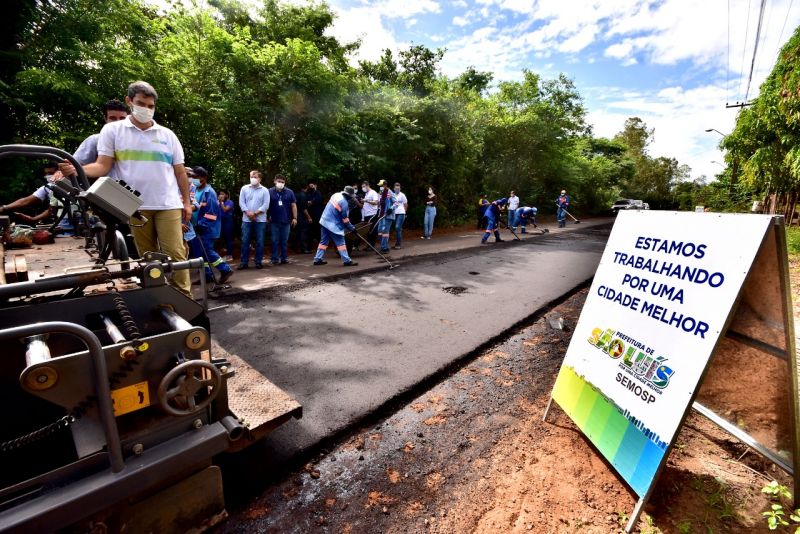 Prefeito Eduardo Braide acompanha início do asfaltamento no Cajupary, Zona Rural de São Luís