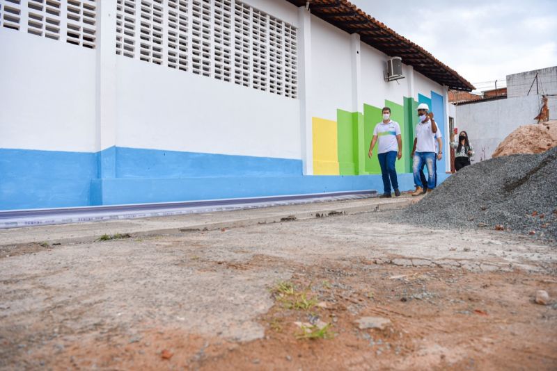 Prefeito Eduardo Braide vistoria obras do programa Escola Nova na área Itaqui-Bacanga
