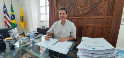 Prefeito Eduardo Braide assina progressão de mais de 700 professores de São Luís