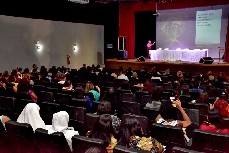 Prefeitura promove o 1° Encontro de Formação da Rede de Escolas Comunitárias para gestores, professores e merendeiras de São Luís