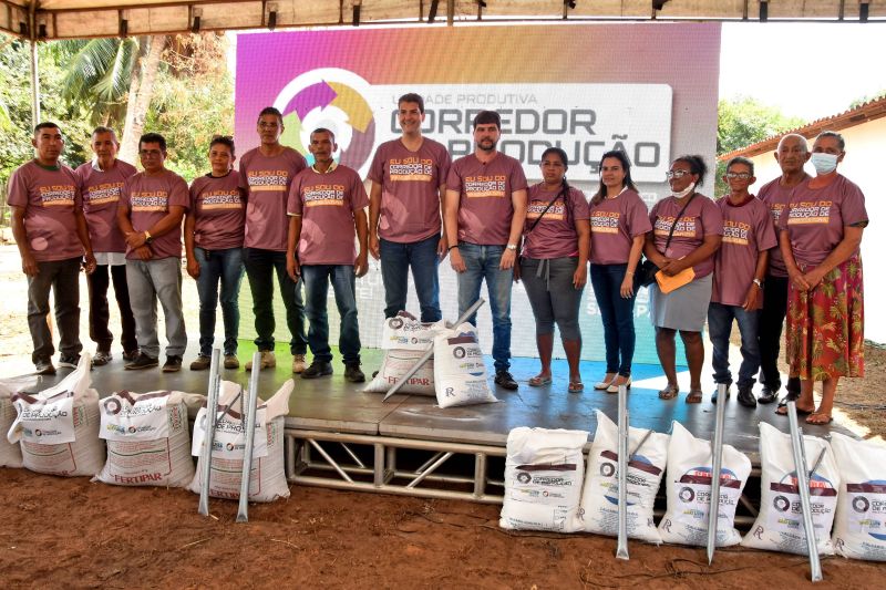 Prefeitura potencializa produção de mandioca na Zona Rural de São Luís com entrega de insumos para agricultores familiares