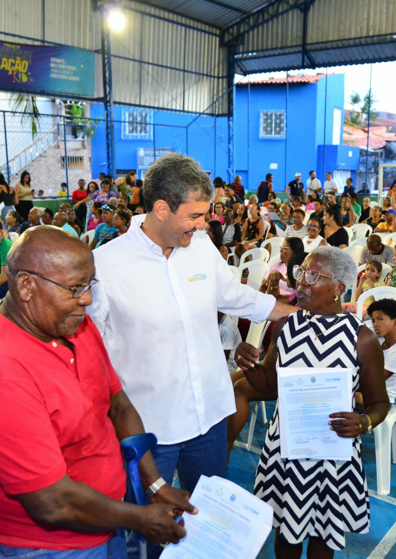 No Dia da Consciência Negra, prefeito Eduardo Braide entrega mais 127 de títulos de Regularização Fundiária de Interesse Social a moradores da Liberdade 