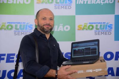 galeria: Prefeitura de São Luís entrega chromebooks para professores da rede municipal de ensino