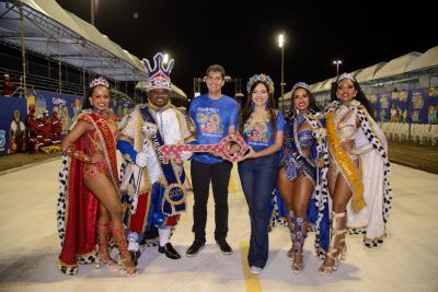 notícia: Prefeito Eduardo Braide entrega chave da cidade e abre a programação de Carnaval na Passarela do Samba Chico Coimbra