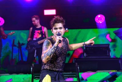notícia: Multidão canta com Luan Santana no Arraial da Cidade, na Maria Aragão