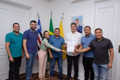 notícia: Prefeito Eduardo Braide entrega à Câmara de Vereadores PL que reajusta em 15% salário dos professores da rede municipal de São Luís